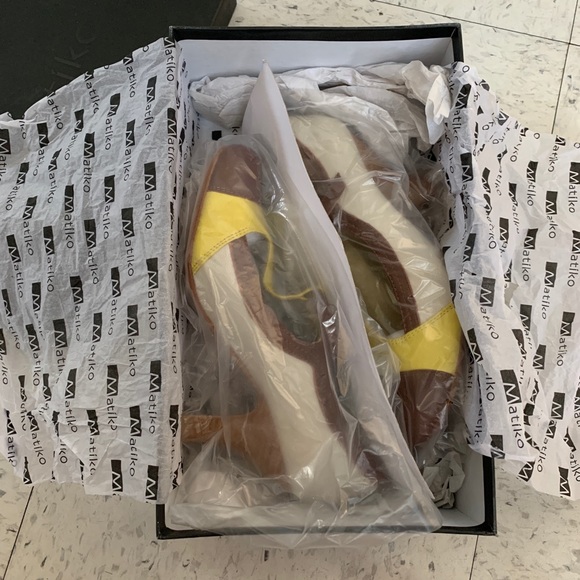 New Anthropologie Matiko T-Strap Mary Jane Pump - Picture 7 of 7